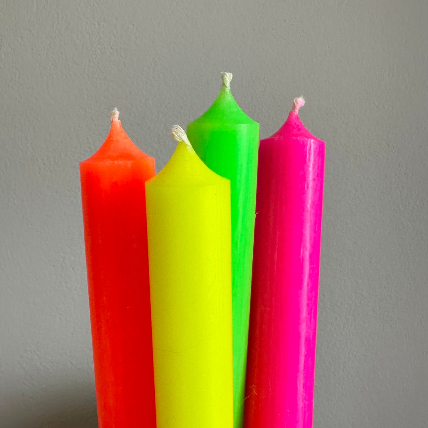 Neon Stabkerze 4 vers. Farben