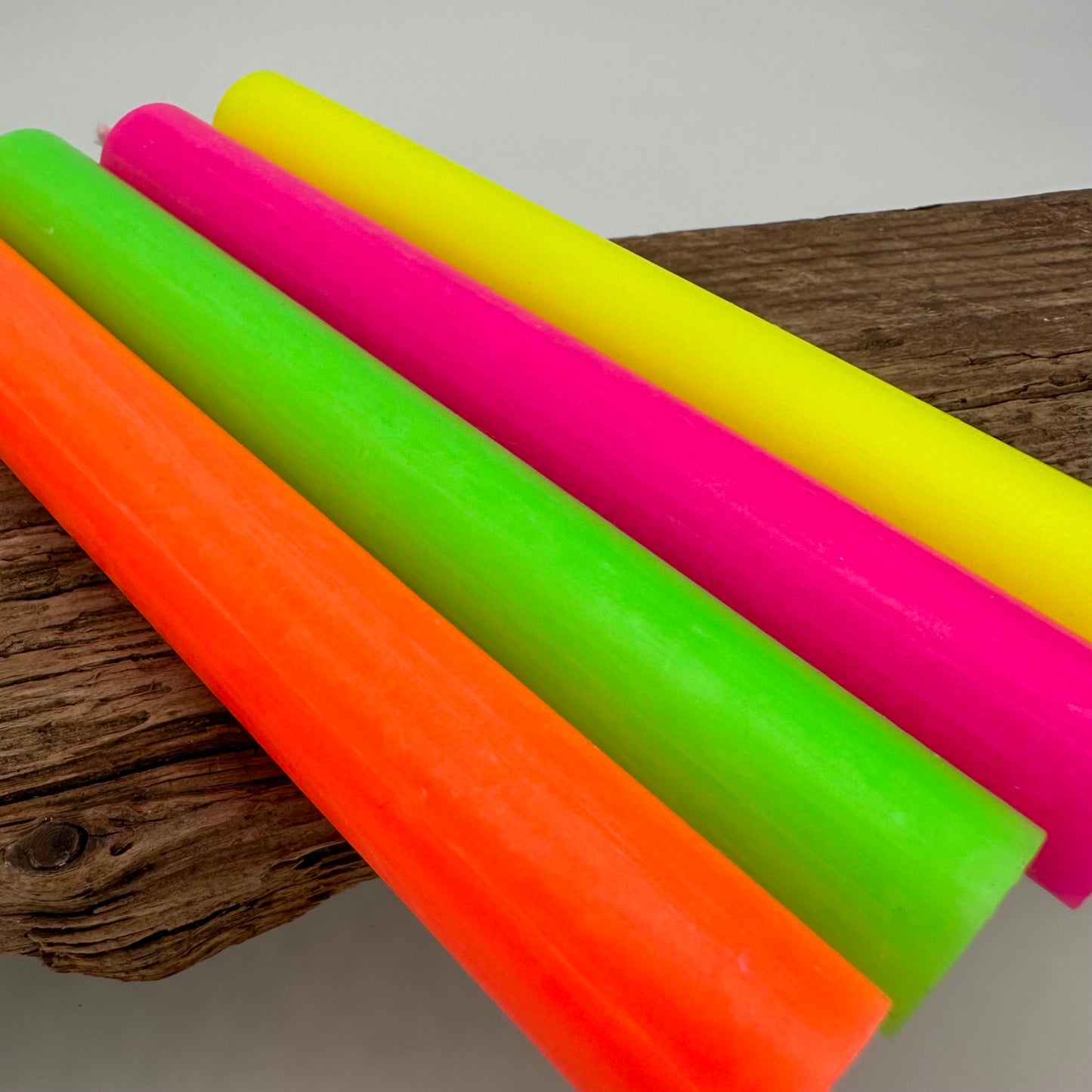 Neon Stabkerze 4 vers. Farben