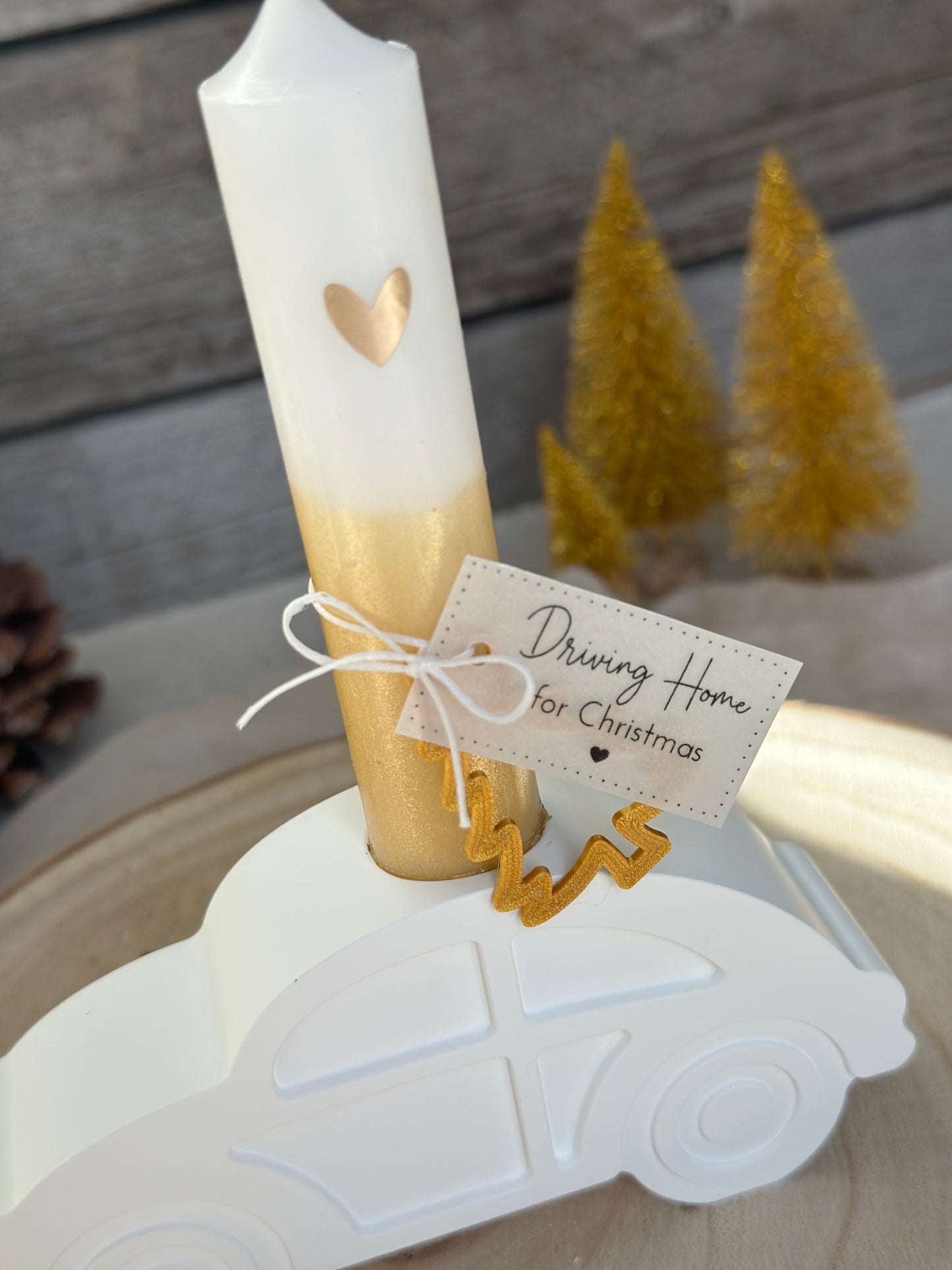 10 Anhänger - Tannen in gold