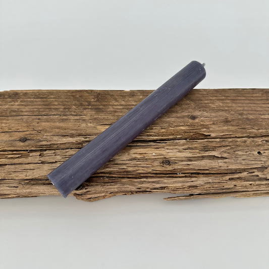 Stabkerze in dunkel grau