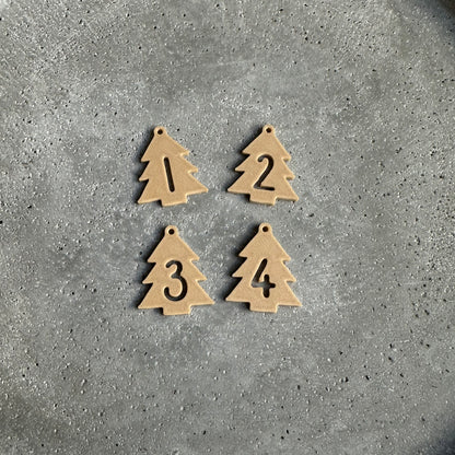 Anhänger "Tanne Adventzahlen“ 3 Set`s