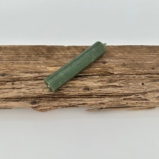 Stabkerze in olive grün