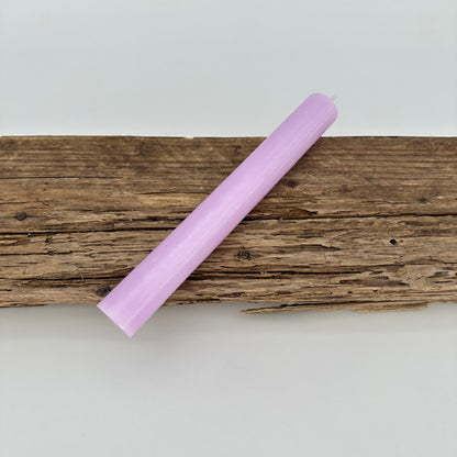 Stabkerze in leichtem flieder