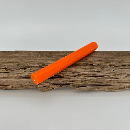 Stabkerze in leuchtendem orange