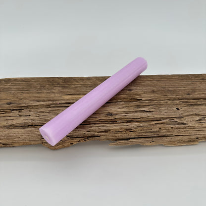 Stabkerze in leichtem flieder