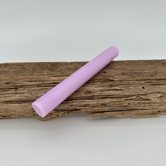 Stabkerze in leichtem flieder