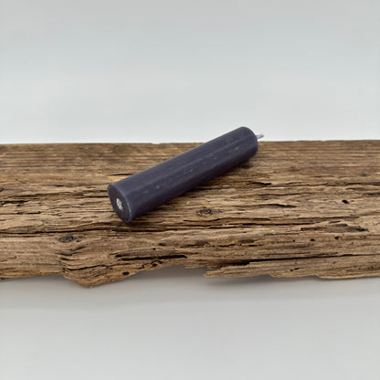 Stabkerze in dunklem grau