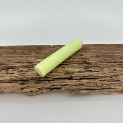 Stabkerze in hell Apfelgrün
