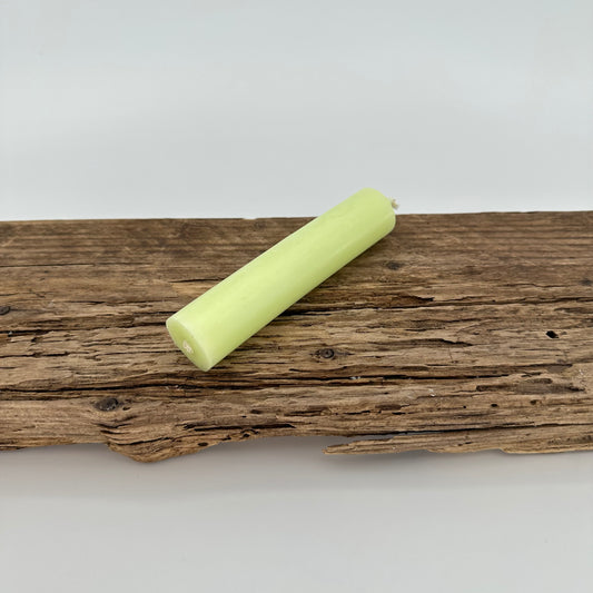 Stabkerze in hell Apfelgrün