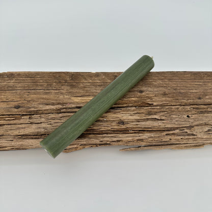 Stabkerze in olive grün