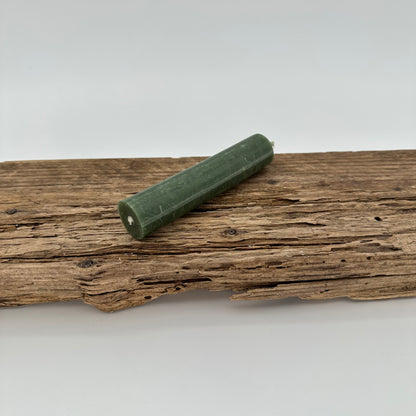 Stabkerze in olive grün