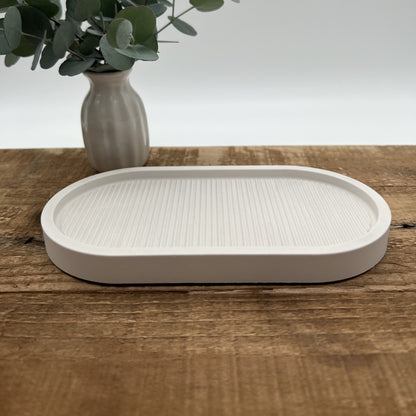 Ovale Schale mit Rillen