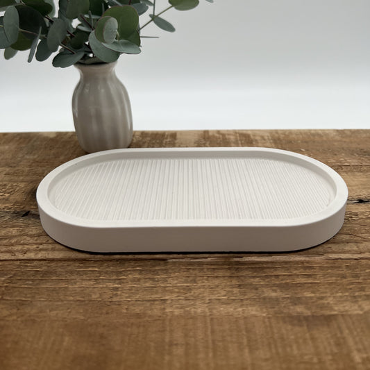 Ovale Schale mit Rillen